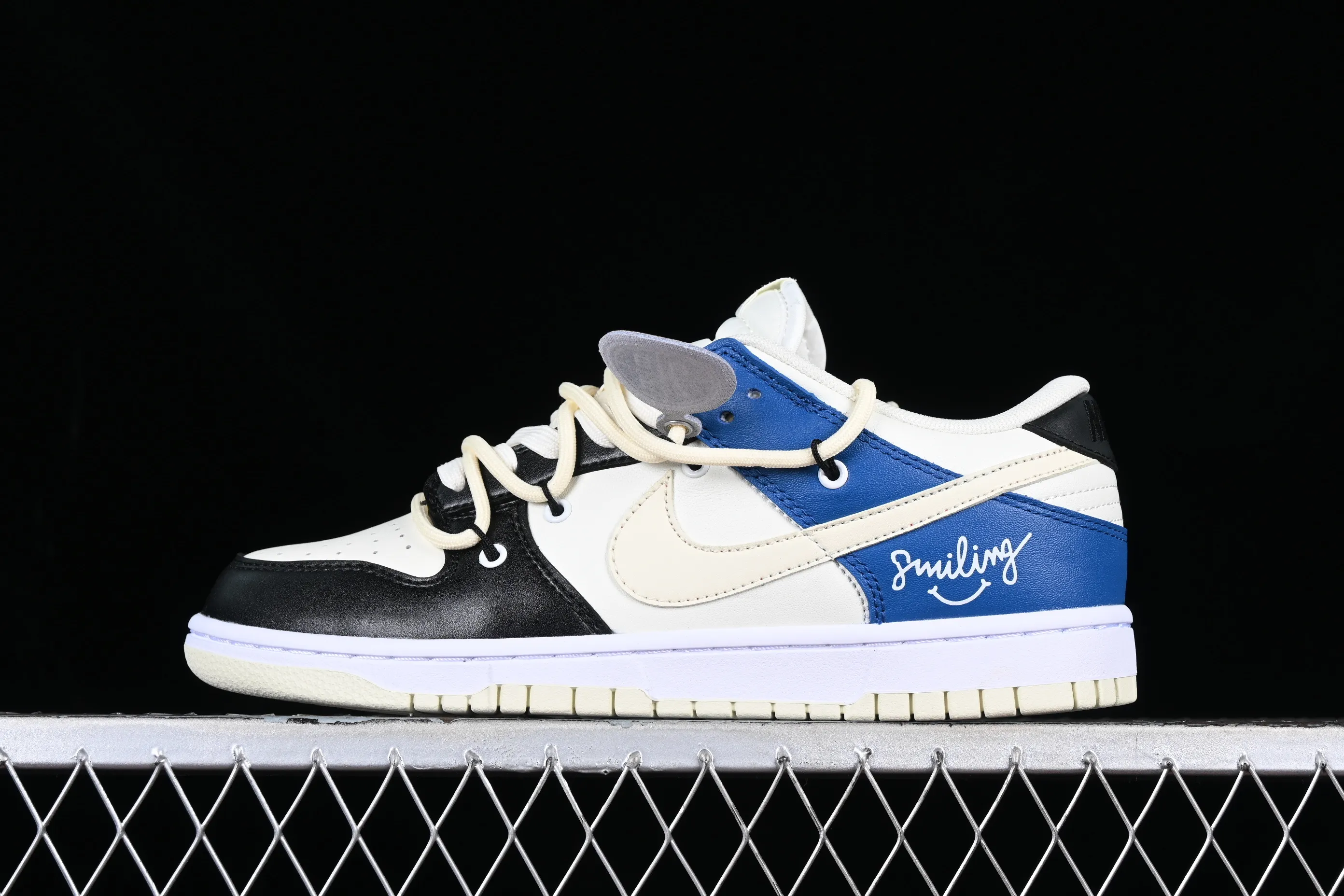 All categories Nk SB Dunk series Nk SB Dunk Low low-top sneakers Nk Dunk Low Retro Vibe customized version of deconstructed strap casual sneakers DJ6188-100